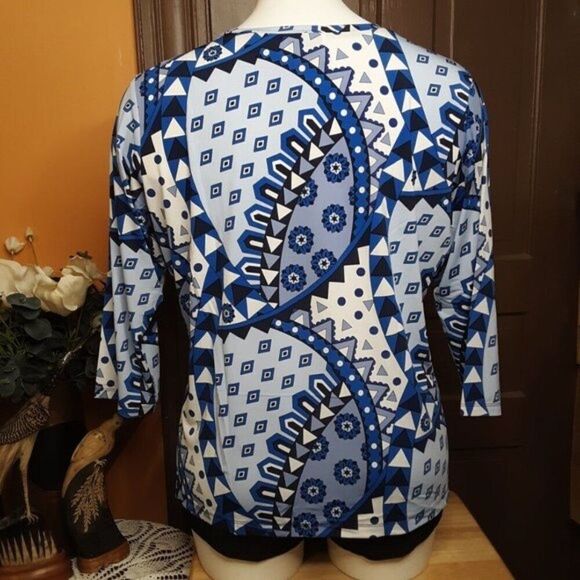 Linea By Louis Dell’Olio Blue Motif V-neck Blouse 2X - Picture 4 of 12